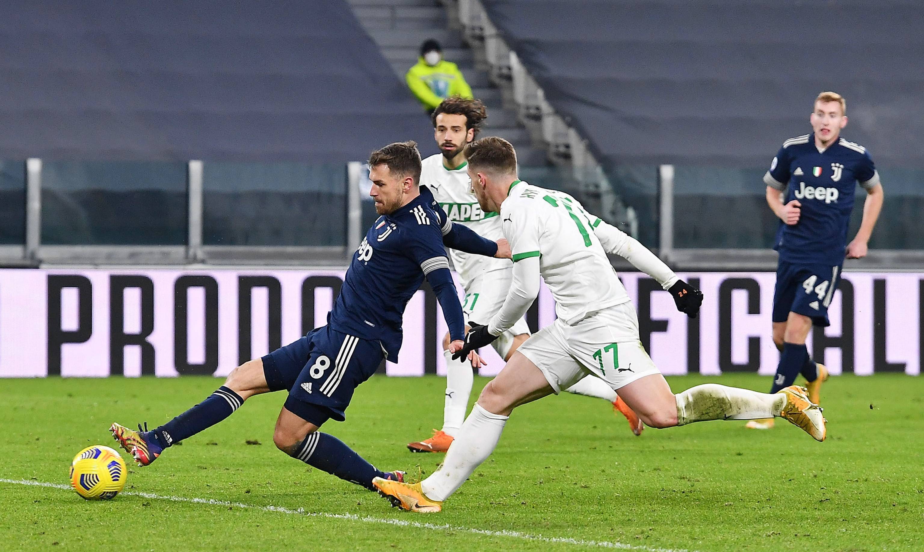 半场战报：多特0-1勒沃库森，马扎破门，格里马尔多助攻