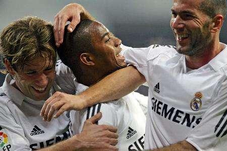 愿无大碍，蒯纪闻谢场时被拍到手臂缠着绷带